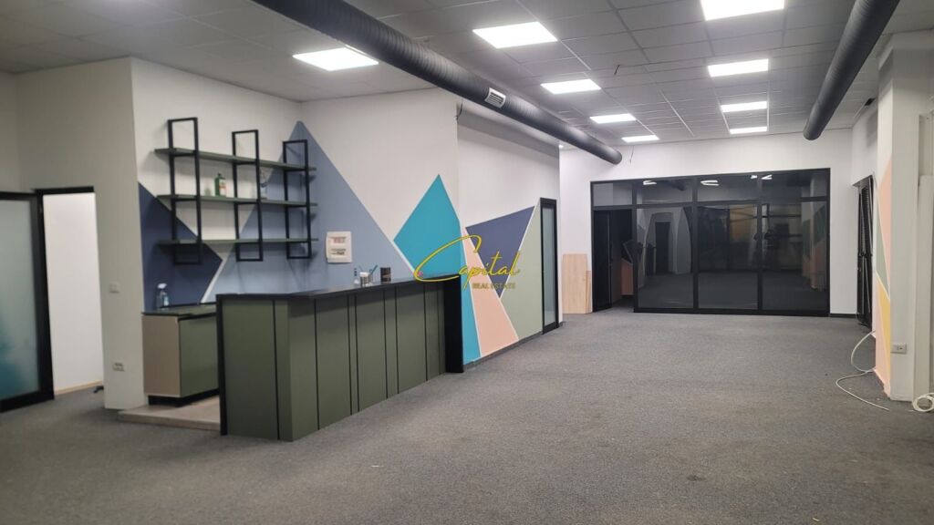 LOCALE COMMERCIALE IN AFFITTO 112 M2 COMPLESSO FARMACIA 10 1.100 EURO