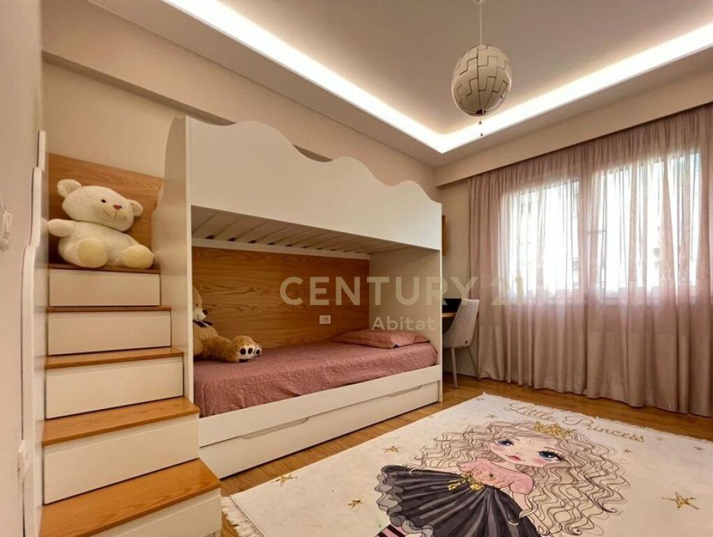 Apartament 2+1+2 ne shitje tek Komuna e Parisit