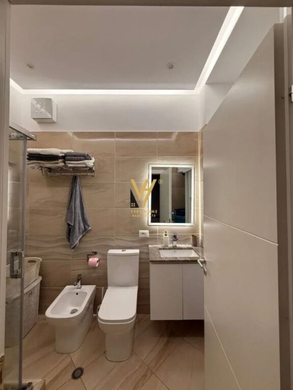 PENTHOUSE 2+1+2+BLK IN AFFITTO A QESARAKE, DAJT 1.000 EURO