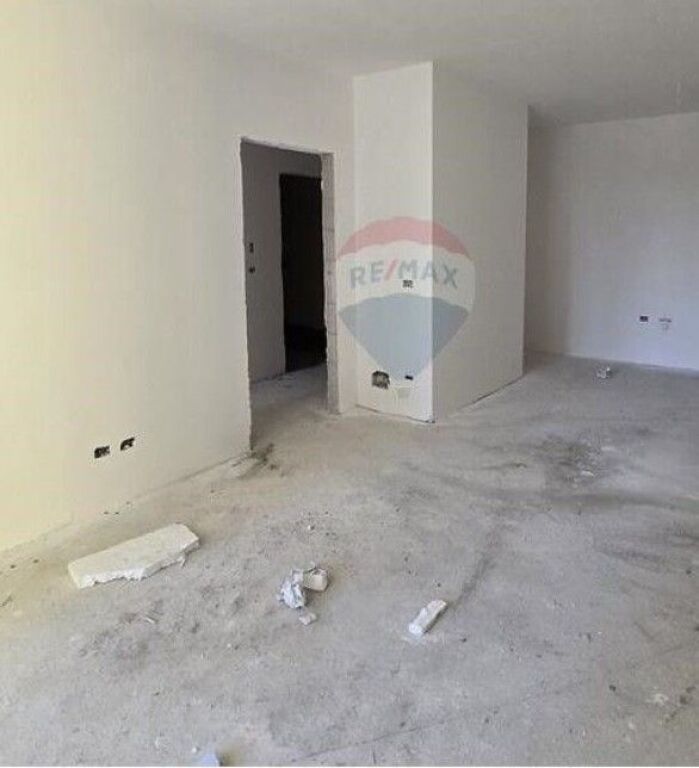 Shitet apartament 2+1+2 tek Univers City 530411001-1277 - Pamja 2
