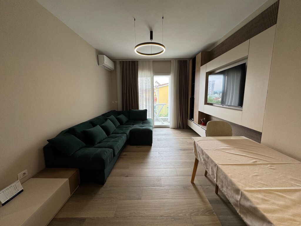 Jepet apartament me qera 2+1+parking