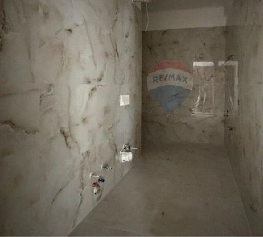 Apartament 2+1 prane Kryegjyshates rr.Ali Demi ID: 530181090-89