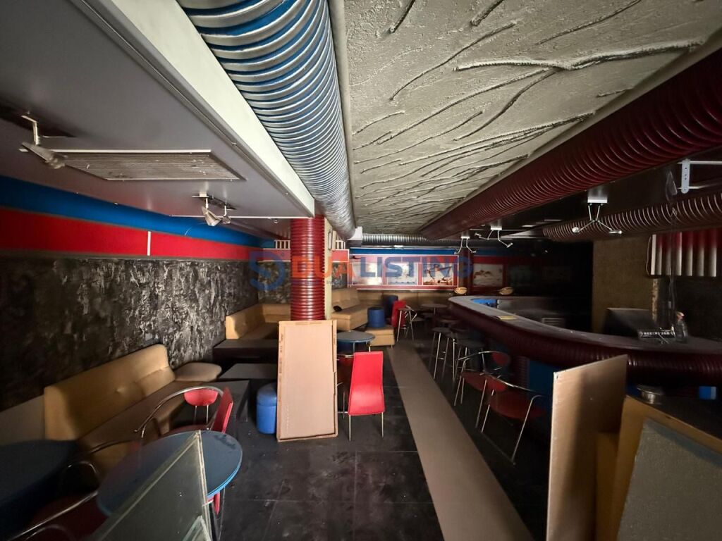 Shitet Ambient Komercial në një nga zonat më të kërkuara!