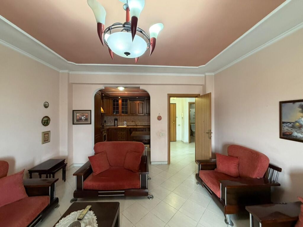 Shitet Apartament 3+1+2+2