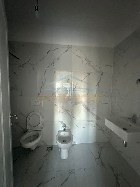 Qera, Apartament 2+1+2+Post Parkimi, Bulevardi Ri, Tirane