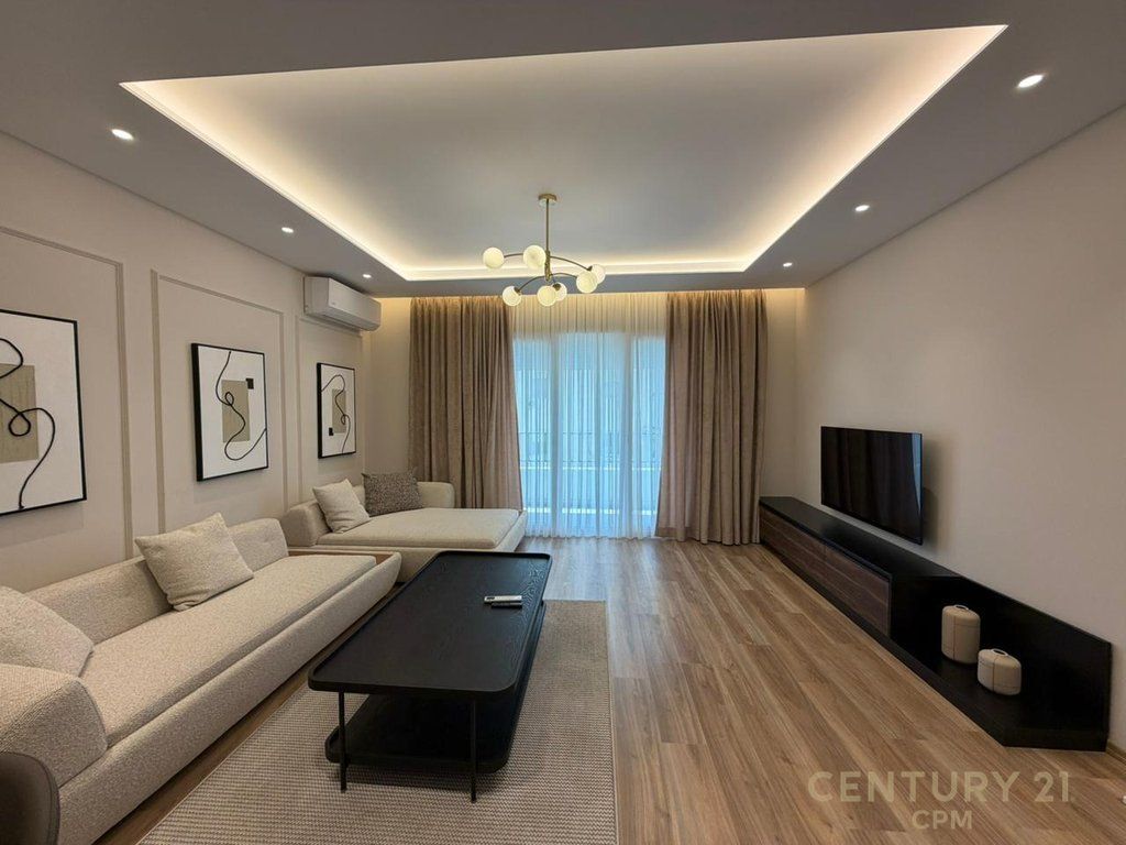 Apartment 2+1+2 for rent at Pazari i Ri