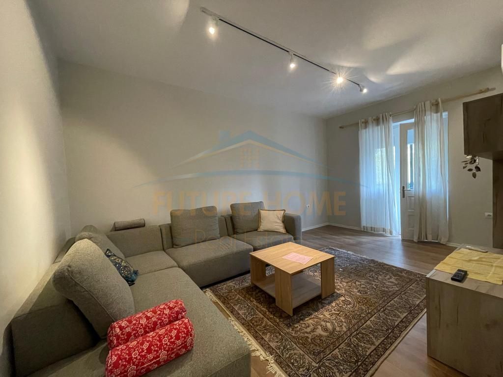 Affitto, Appartamento 1+1, Via Mine Peza, Tirana.