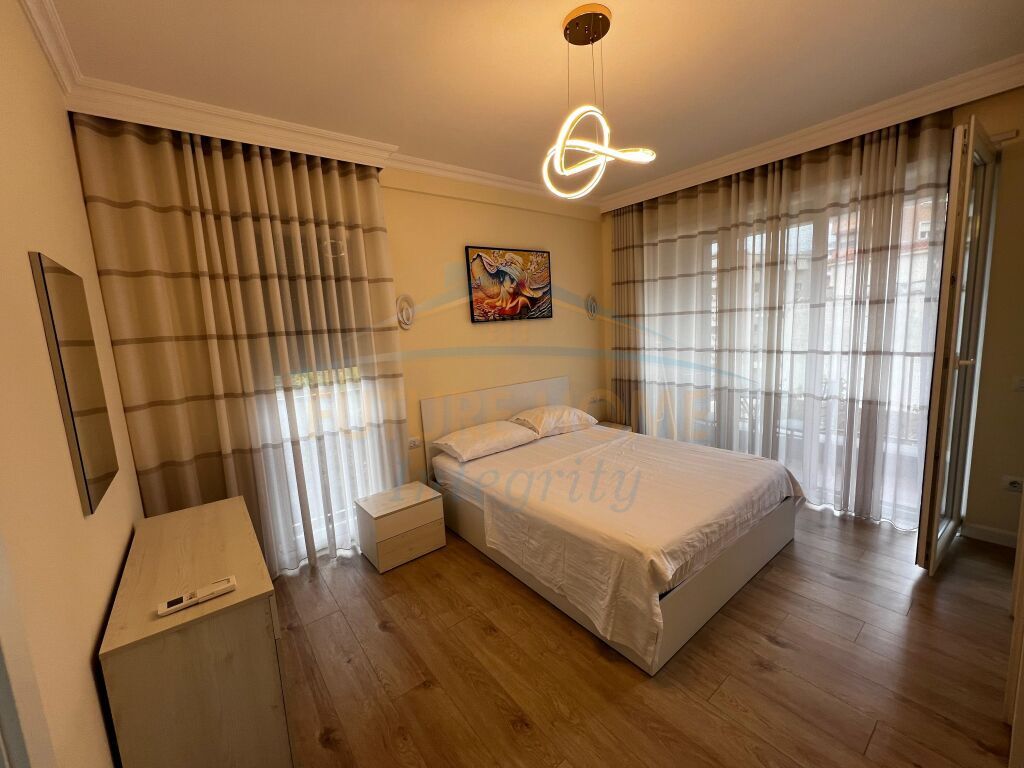 Affitto, Appartamento 2+1+3, Nuovo Mercato, Tirana.