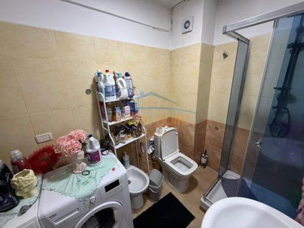 Shitet,Apartament 2+1,Unaza e Re,Tiranë