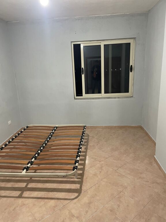 Appartamento 1+1 in affitto a Yzberish, 300 mila lek