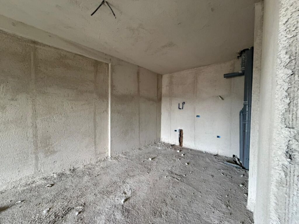 IN VENDITA: 1+1📍Ish Fusha e Aviacionit (Vicino alla Scuola Dhori Leka) - Fase di Intonacatura || 145,000€ - Sup. 94m² - Ideale sia per Investimento che per Abitazione