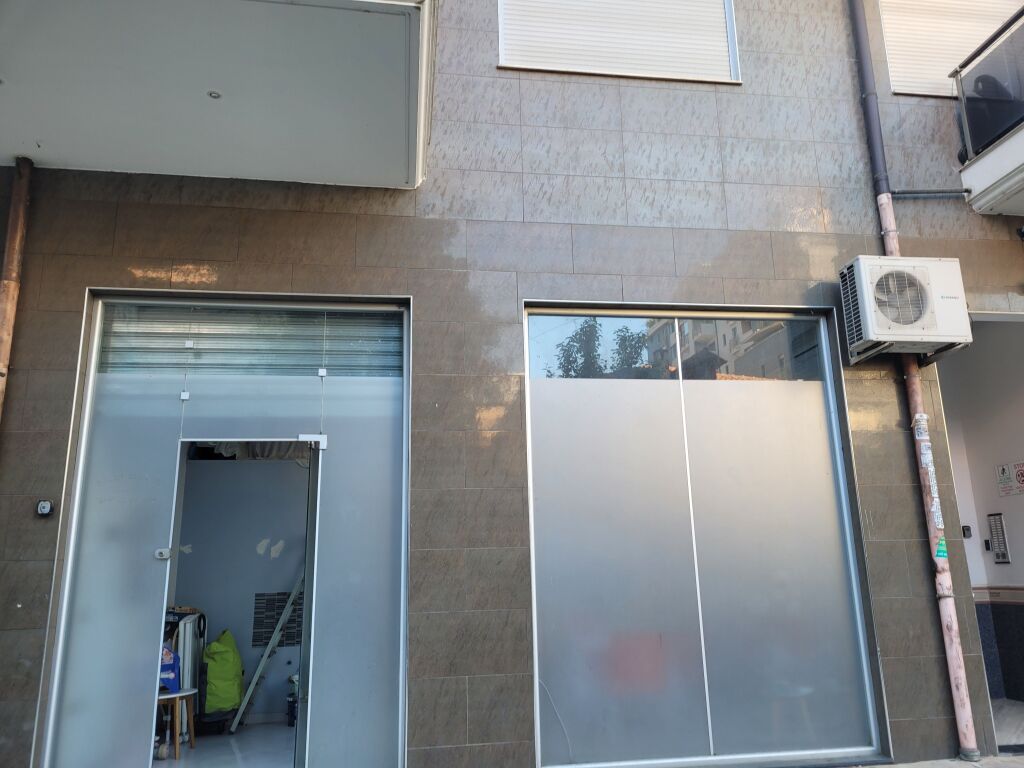 Service unit for sale behind Hotel Mondial  