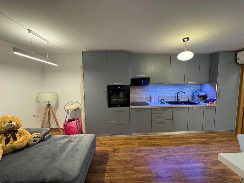Jepet apartament me qera 1+1