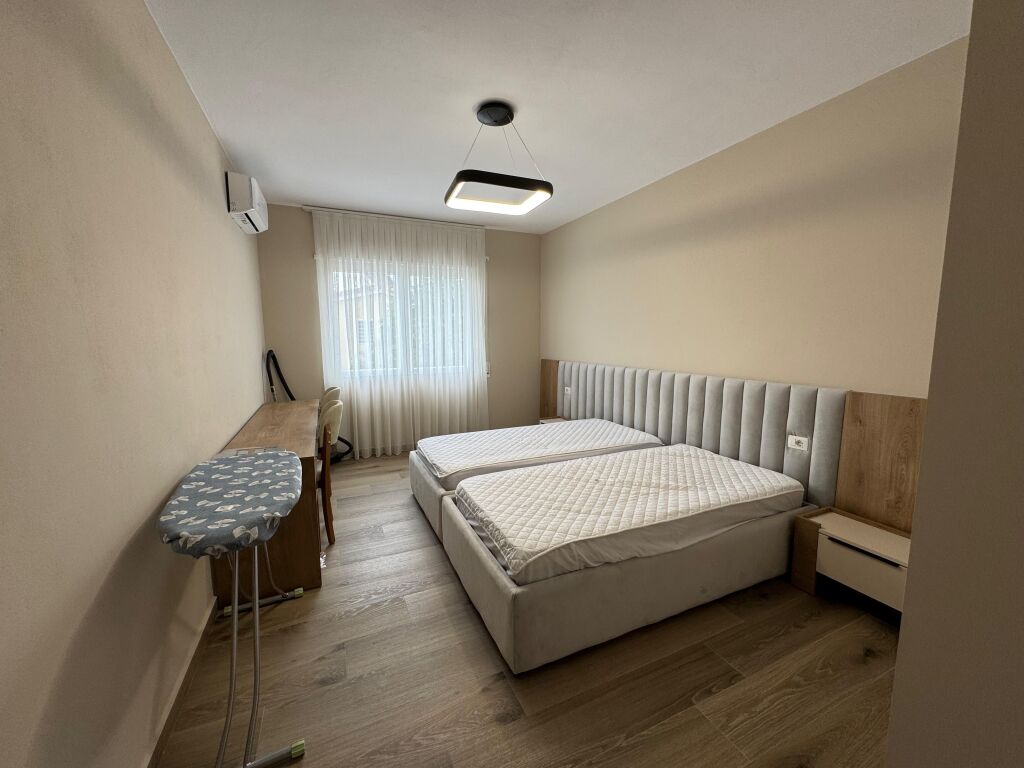 Jepet apartament me qera 2+1+parking