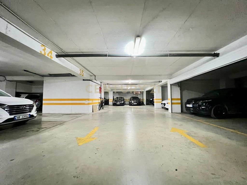 Apartment 2+1+2+Parking Space for sale in Komuna e Parisit
