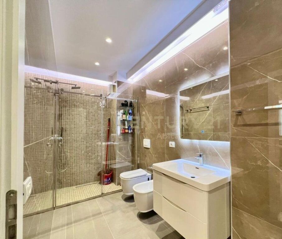 Apartament 2+1+2 ne shitje tek Komuna e Parisit