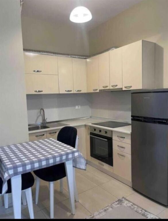 Appartamento in affitto 1+1 presso Komuna e Parisit (ID B2101685) Tirana