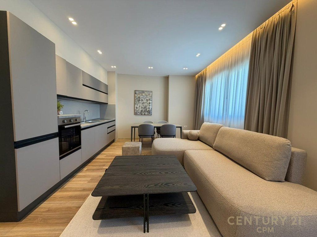 Luxury 1+1 apartment for rent at Pazari i Ri