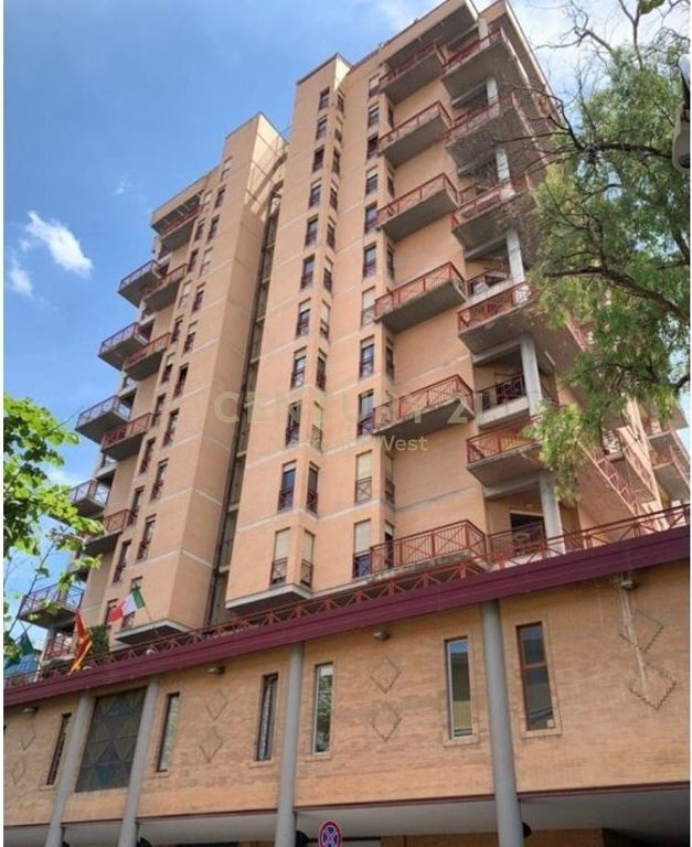 Commercial space for sale at Torre Drin