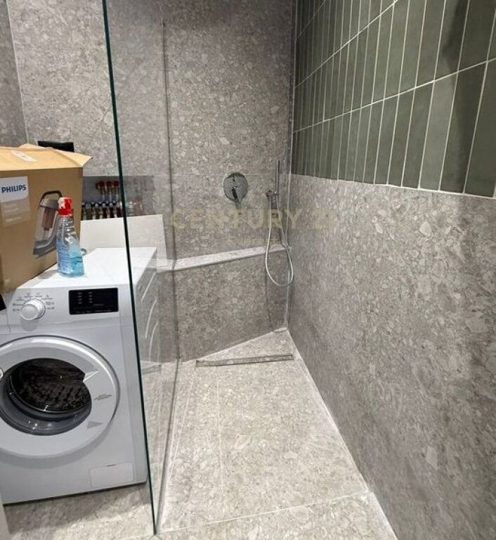 Apartament me qira 2+1+2 tek Kopshti Botanik