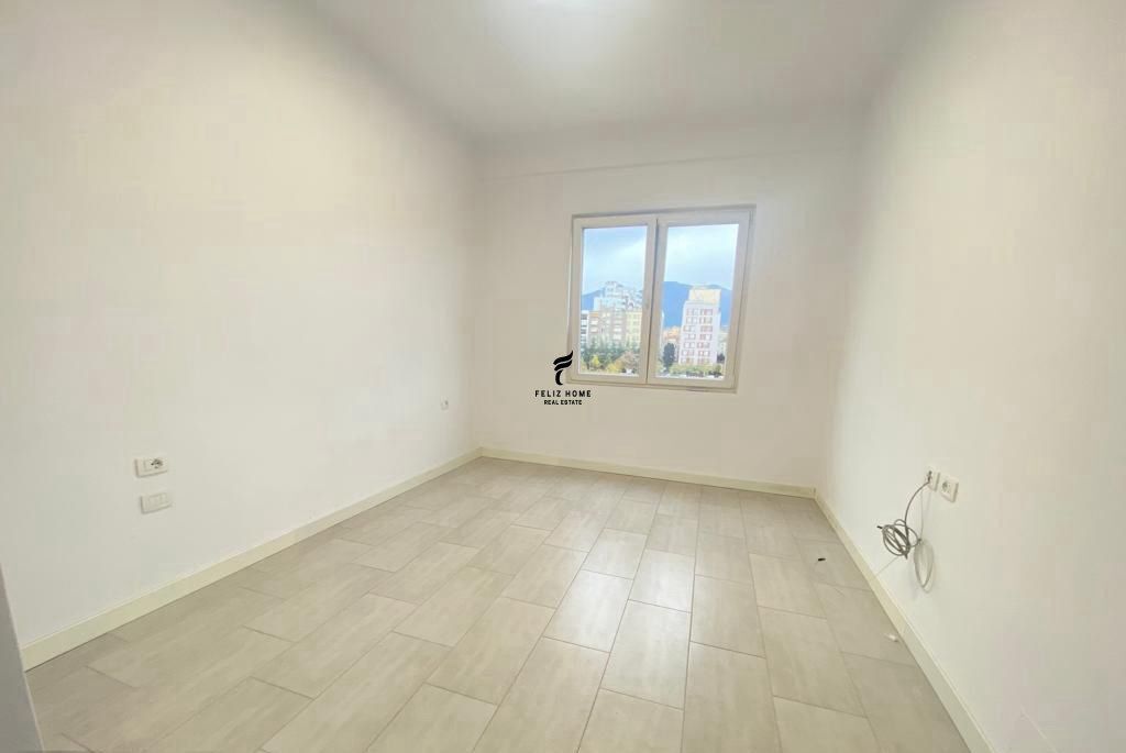 ZYRE ME QERA 62 M2 SQUARE 21 650 EURO  FH-72517