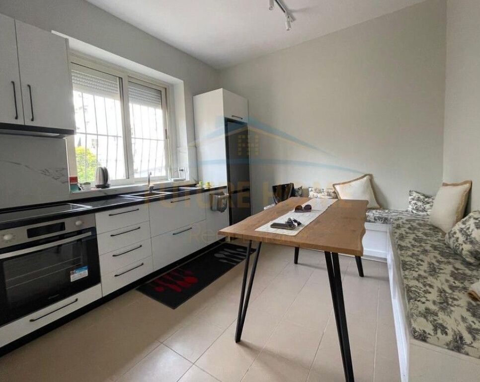 Affitto, Appartamento 1+1, Via Mine Peza, Tirana.