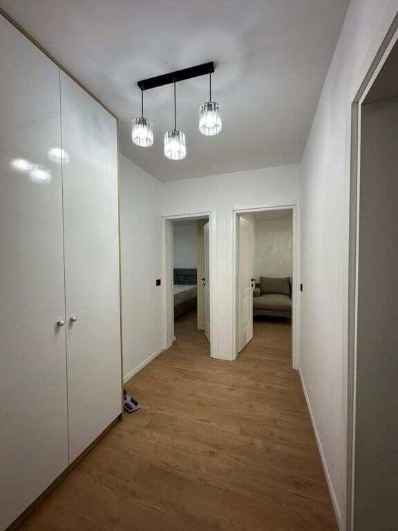 🏡 Shitet Apartament 1+1 – Rruga Irfan Tomini