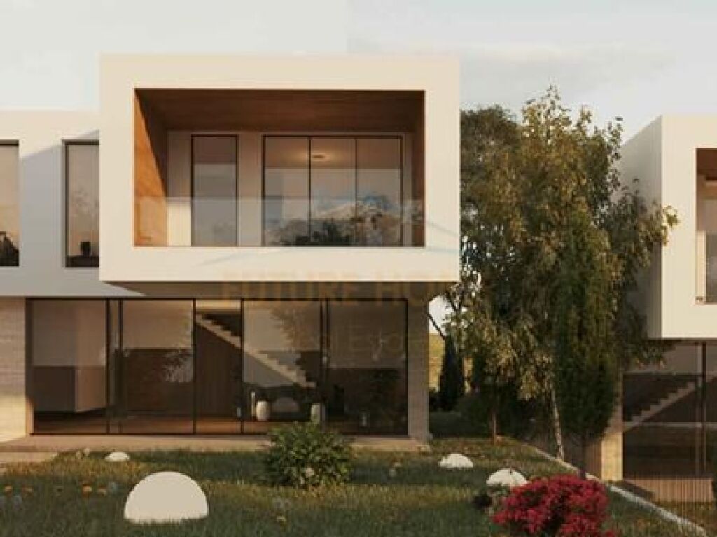 In vendita, Villa su 3 piani, "Blin Residence", Lago di Farka