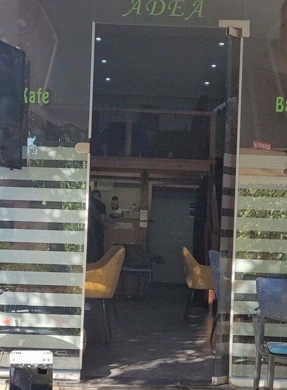 Local for sale behind Mondial