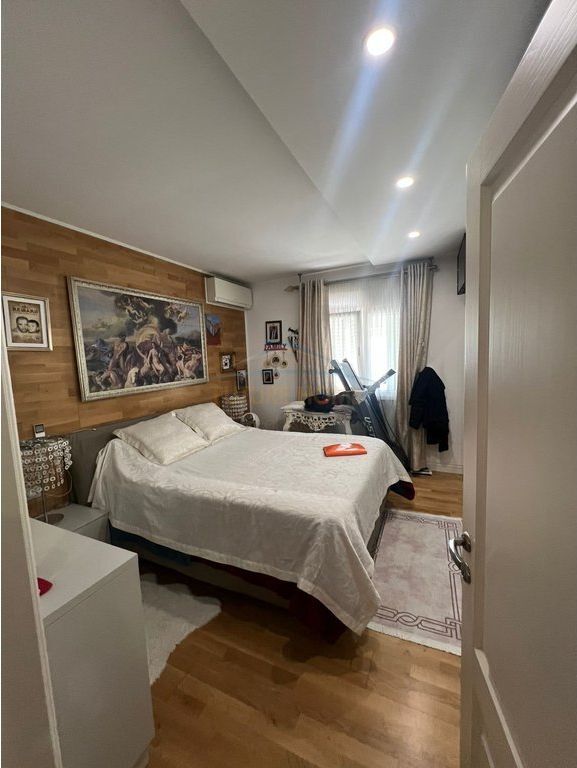 Apartment 3+1+2+storage for sale Paris Commune