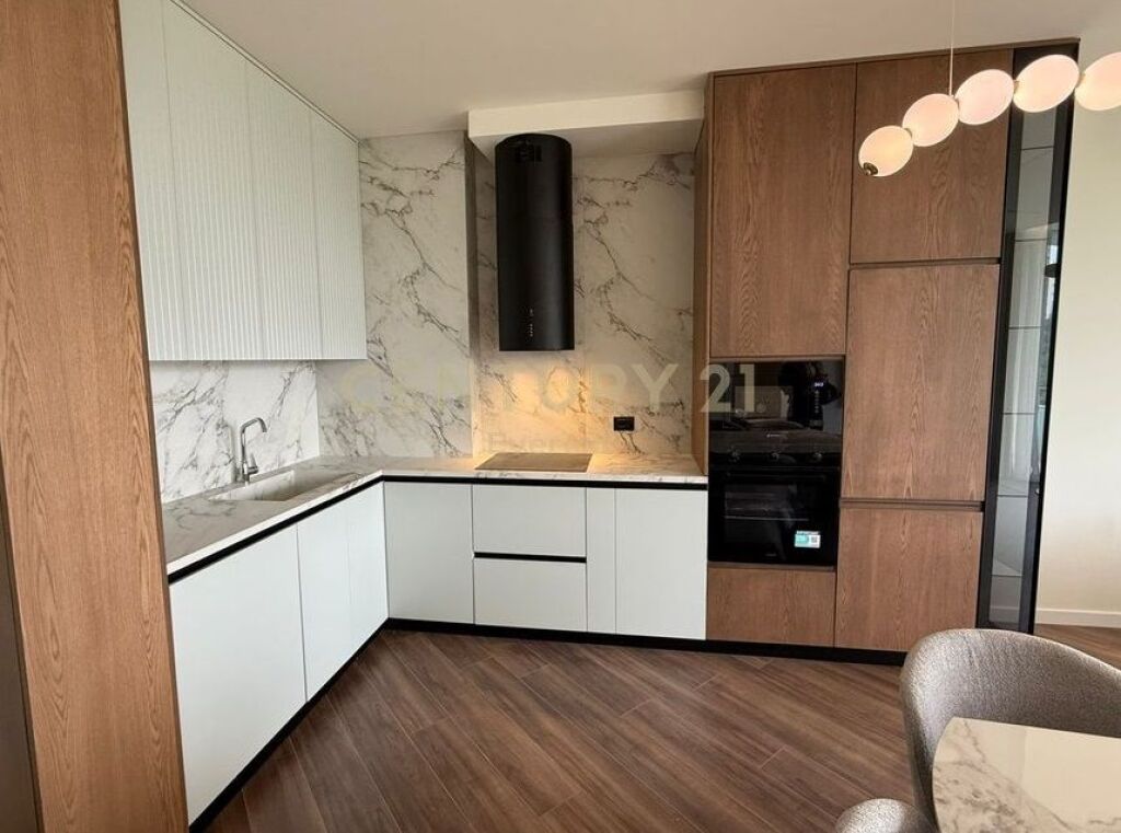 Apartament me qira 2+1+2 tek Kopshti Botanik
