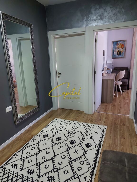 APARTAMENT ME QIRA 2+1 XHAMLLIKU 50.000 LEKE
