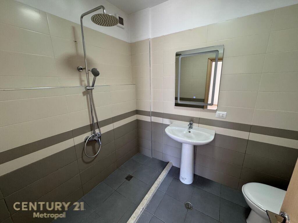 Apartment 2+1+2 for sale at Botanical Garden