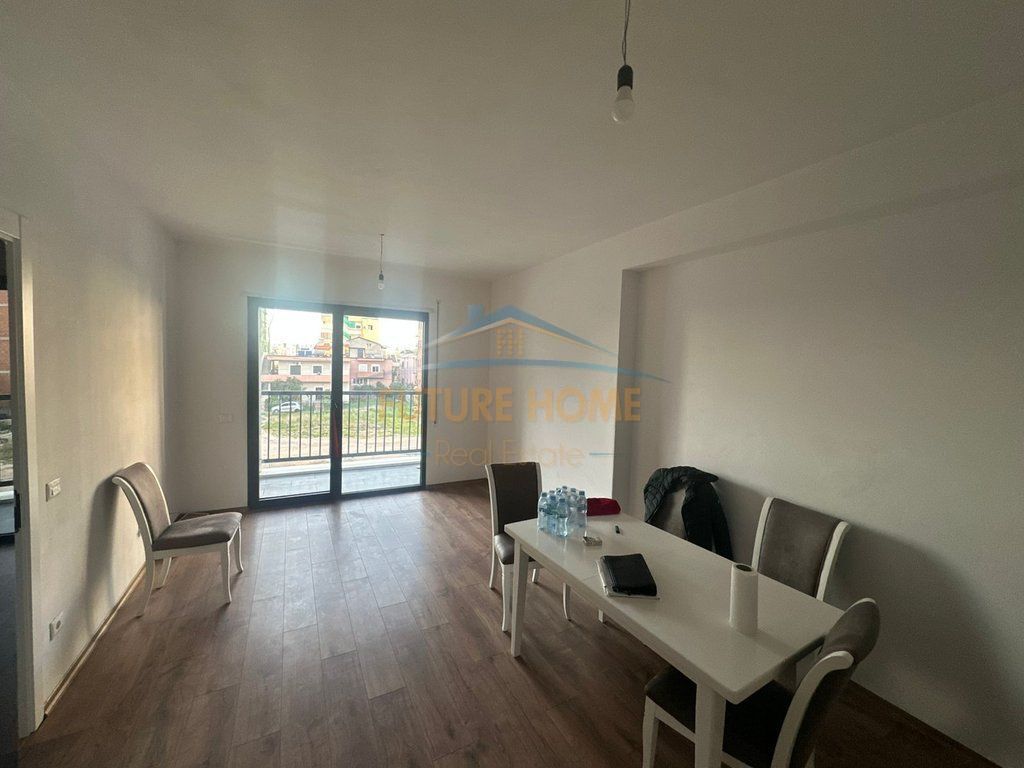Qera, Apartament 2+1+2+Post Parkimi, Bulevardi Ri, Tirane