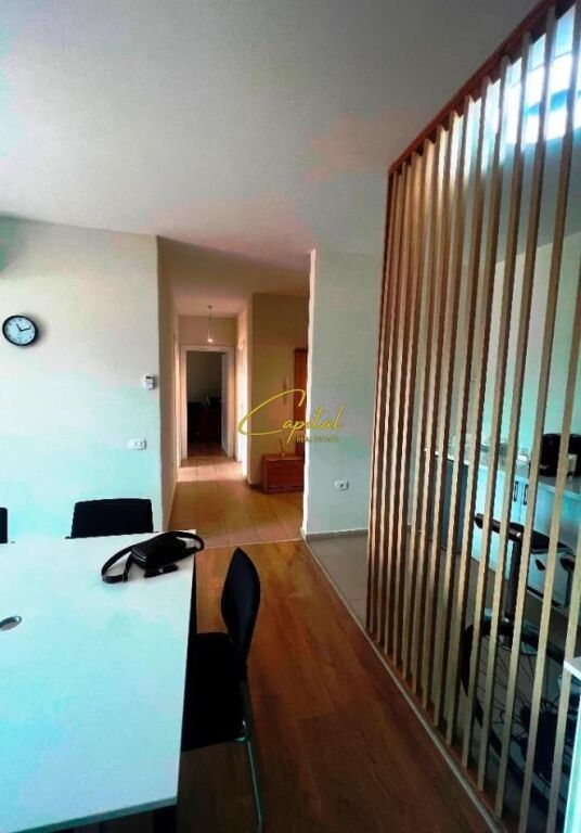 ZYRE ME QIRA 100 M2 KOMUNA E PARISIT 1.100 EURO