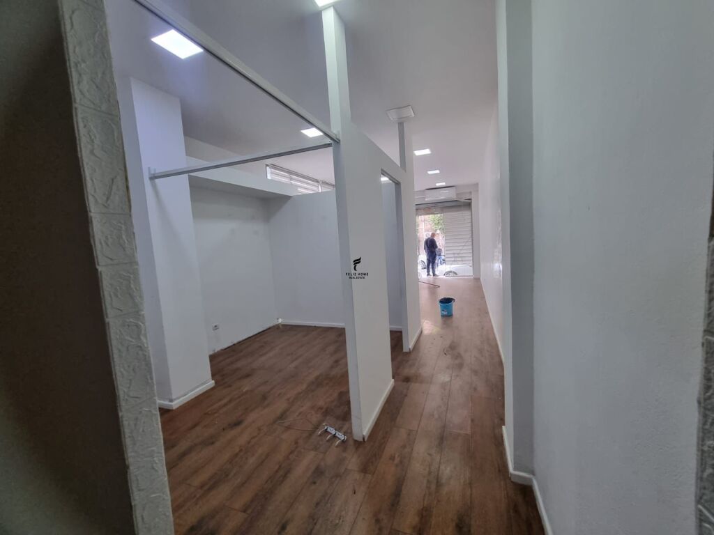 NEGOZIO IN AFFITTO 50 M2 MYSLYM SHYRI 60.000 LEKE FH-72531