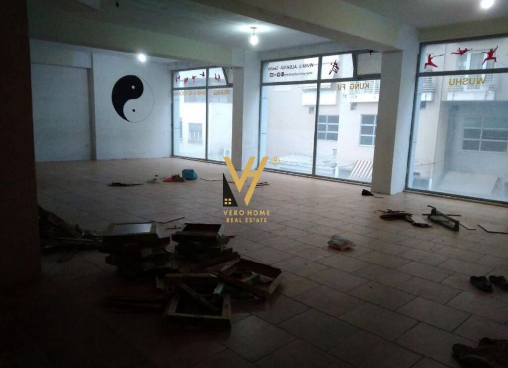 BUSINESS PREMISES 150 M2 FOR RENT IN ASTIR 70,000 LEKE