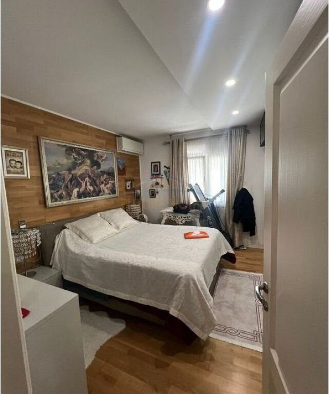 Apartment 3+1+2+Storage for sale, Paris Commune.