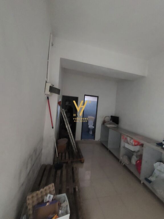 SHOP FOR RENT 60 M2 IN SELITE 180,000 LEKE