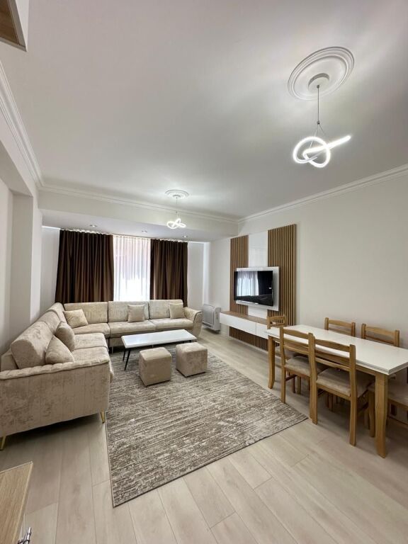 Apartament 2+1+ parking per qera Grand Galeria !