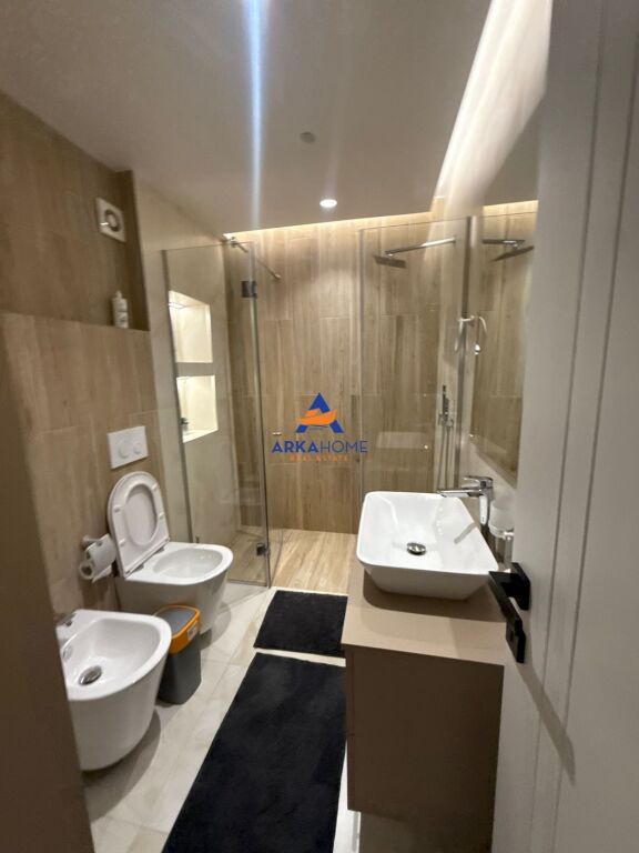 VENDESI DUPLEX 2+1+BALCONE "PIAZZA SKENDERBEJ" 550.000 EURO