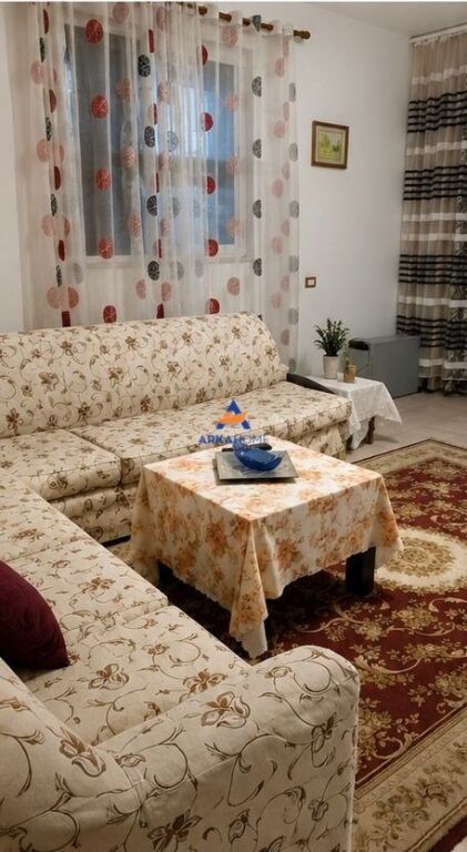 JEPET APARTAMENT ME QERA 2+1 "SPITALI SANATORIUMIT" 30000 LEKE