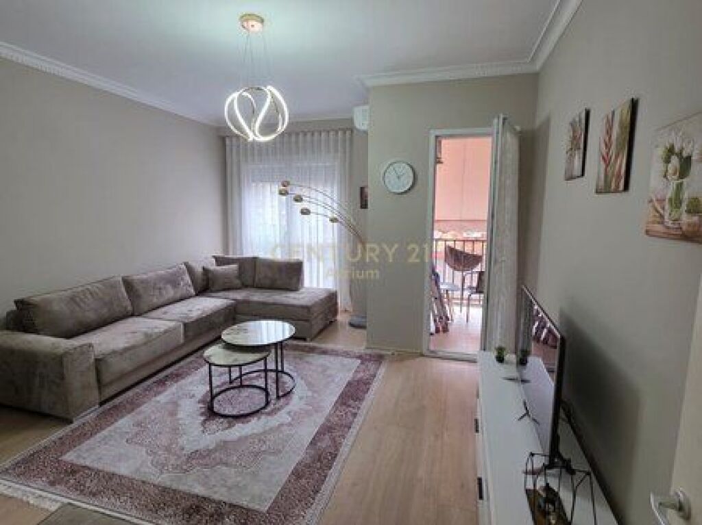JEPET APARTAMENT ME QIRA TEK KOMPLEKSI VIND NE ALI DEM!