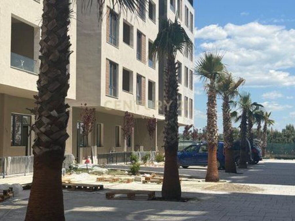 SHITET APARTAMENT 1+1 + POST PARKIMI NE QERRET !!!
