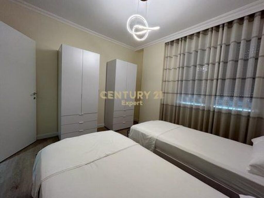 Appartamento 2+1+3 + posto auto in affitto in via Tefta Tashko Koco, Pazari i Ri !!