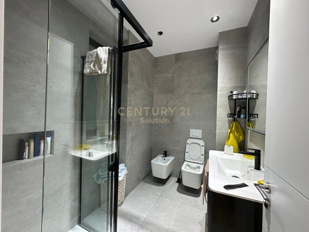 APARTAMENT 2+1+2 PER SHITJE NE ASTIR! 205,000 €