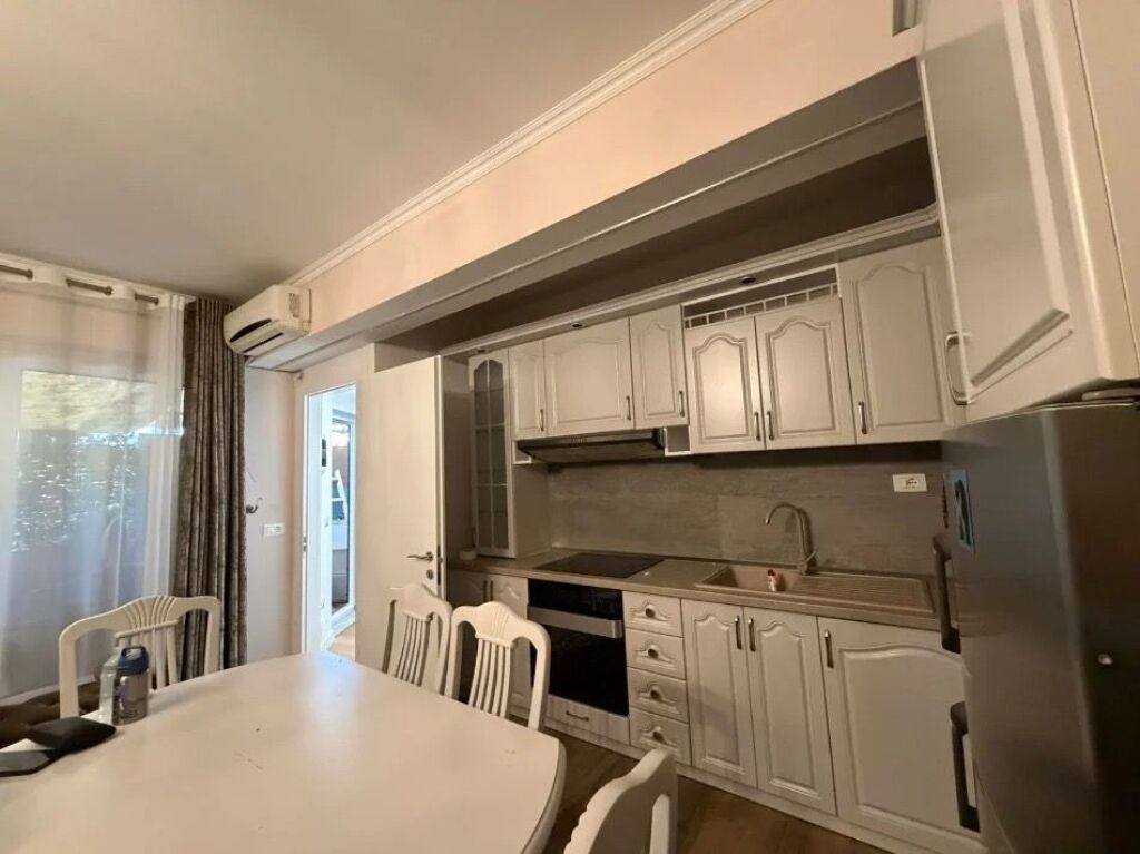 Apartamwnt 1+1 per qera Tek Oxhaku !
