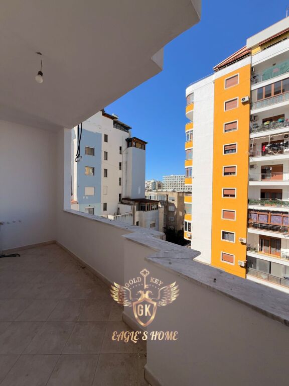 SHITET 2+1+2 me 2 Ballkone 150.000€ 📍Markata Durres