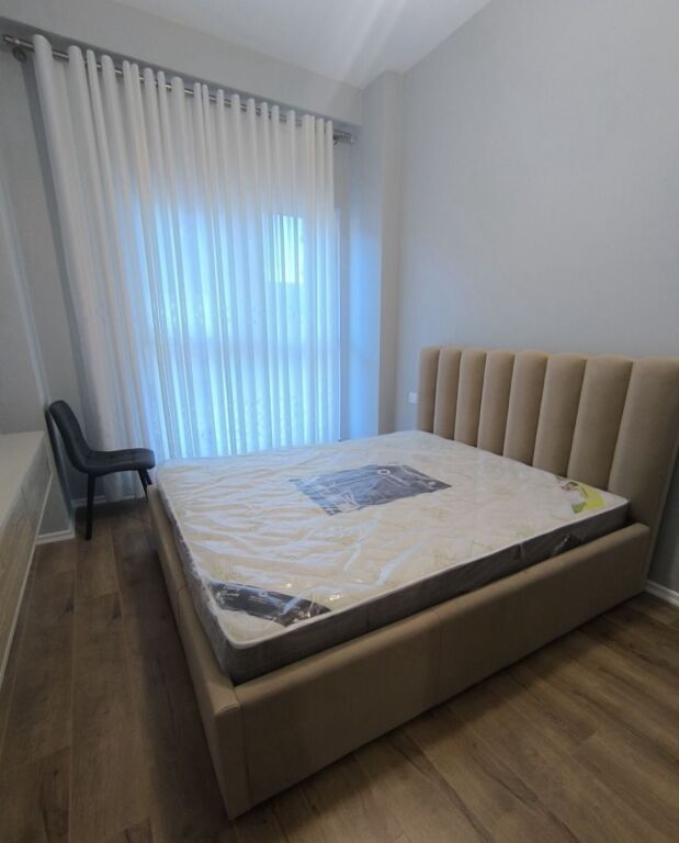 Jepet me qera Apartamenti 1+1 , rruga Dritan Hoxha Kompleksi Aura 600 euro
