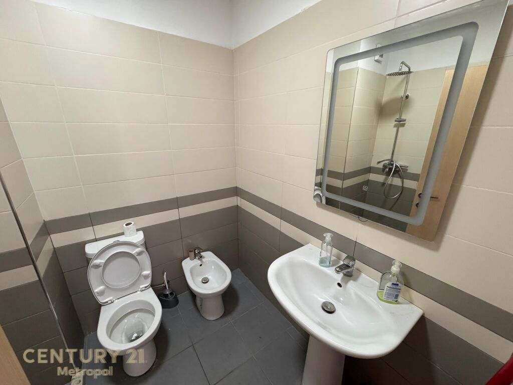 APARTAMENT 2+1+2 PER SHITJE TE KOPSHTI BOTANIK !